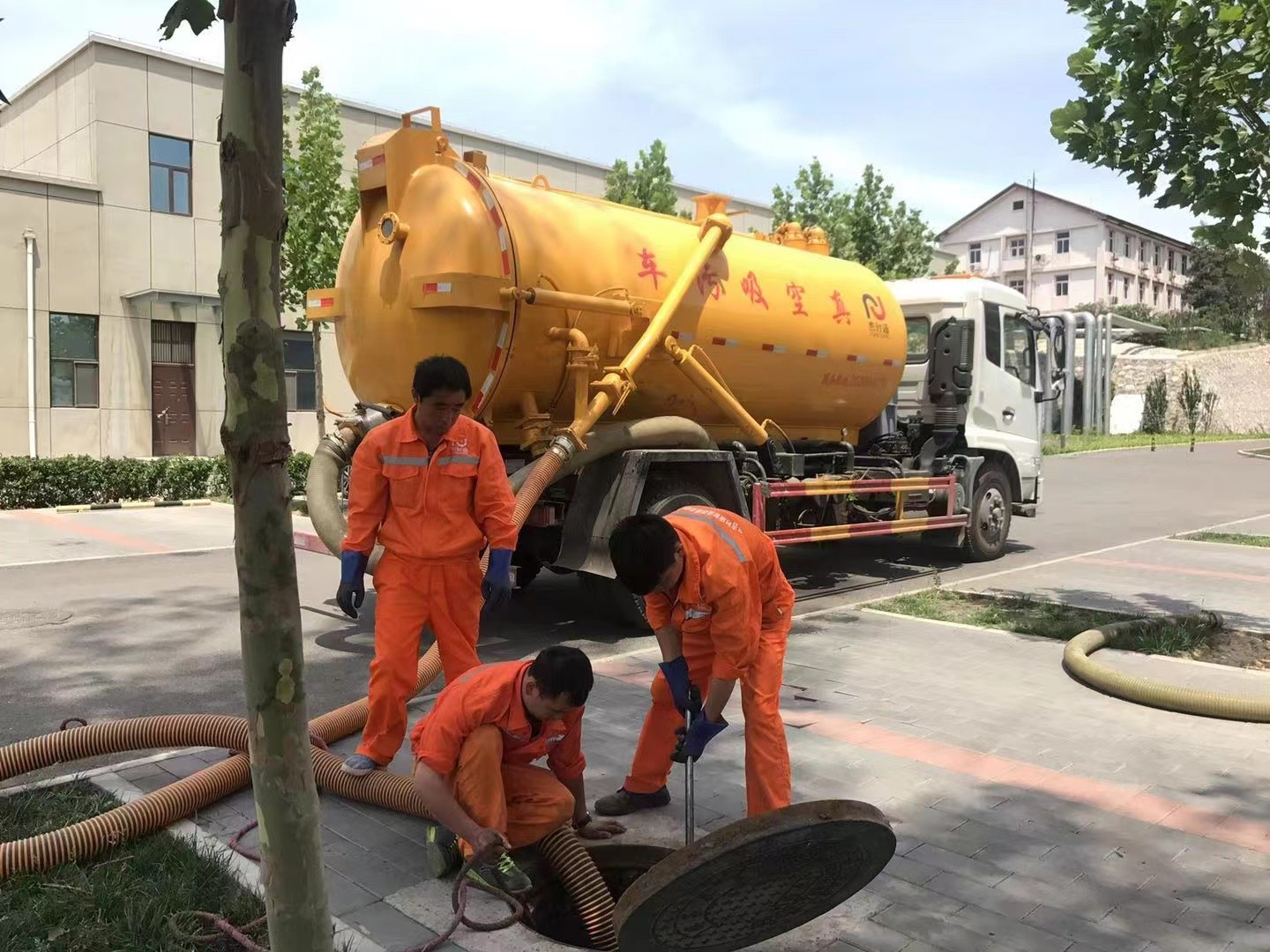 潼关化粪池清理与5-8吨吸粪车施工效率分析